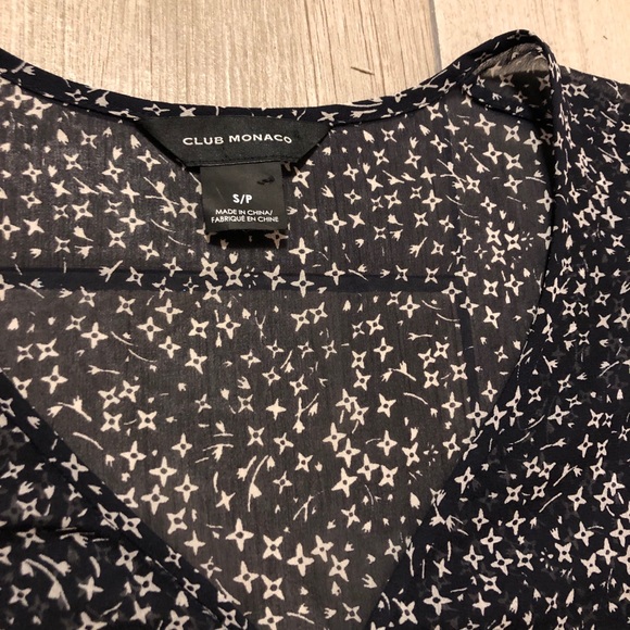 Club Monaco silk blouse floral print buttons S - Picture 6 of 8